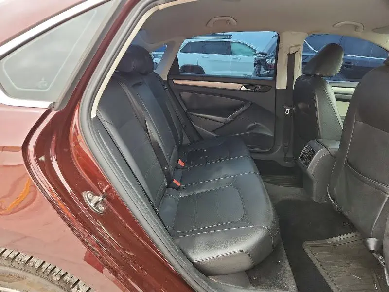 2014 VOLKSWAGEN PASSAT SE  