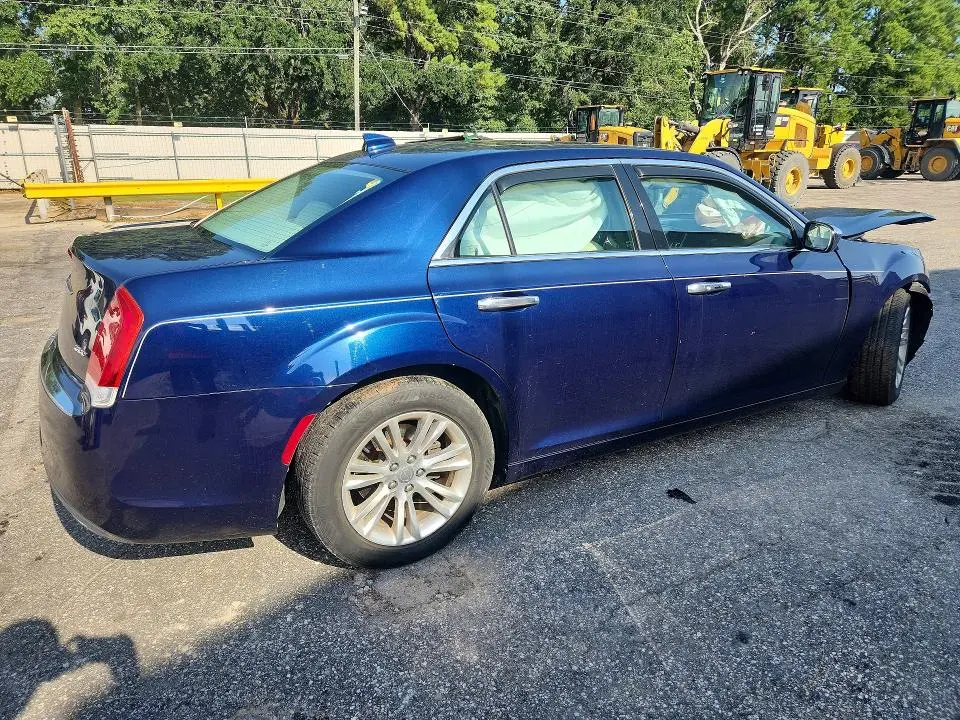 2016 CHRYSLER 300 LIMITED  