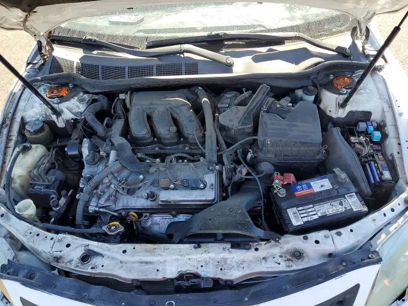 2011 TOYOTA CAMRY SE V6  