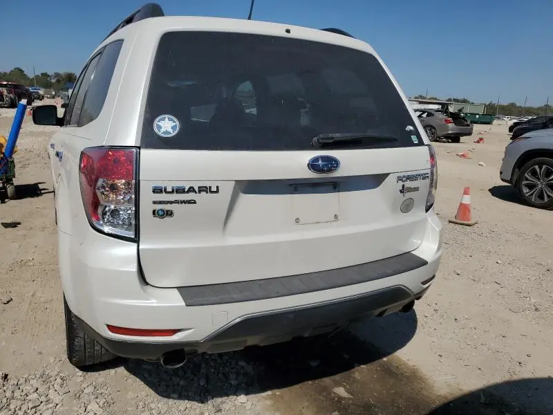 2011 SUBARU FORESTER LIMITED  
