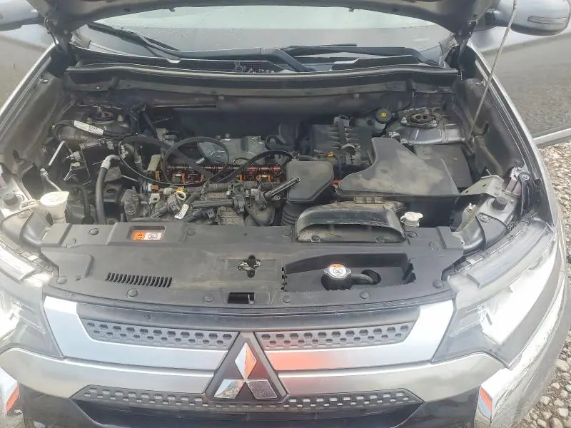 2019 MITSUBISHI OUTLANDER SE  