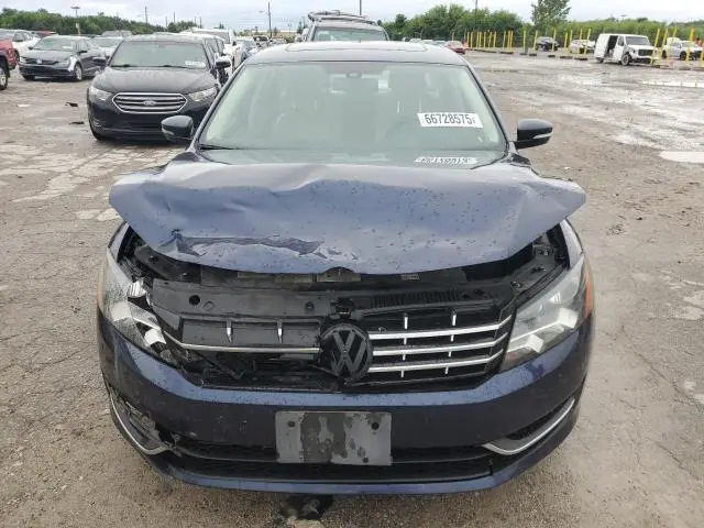 2013 VOLKSWAGEN PASSAT SE  