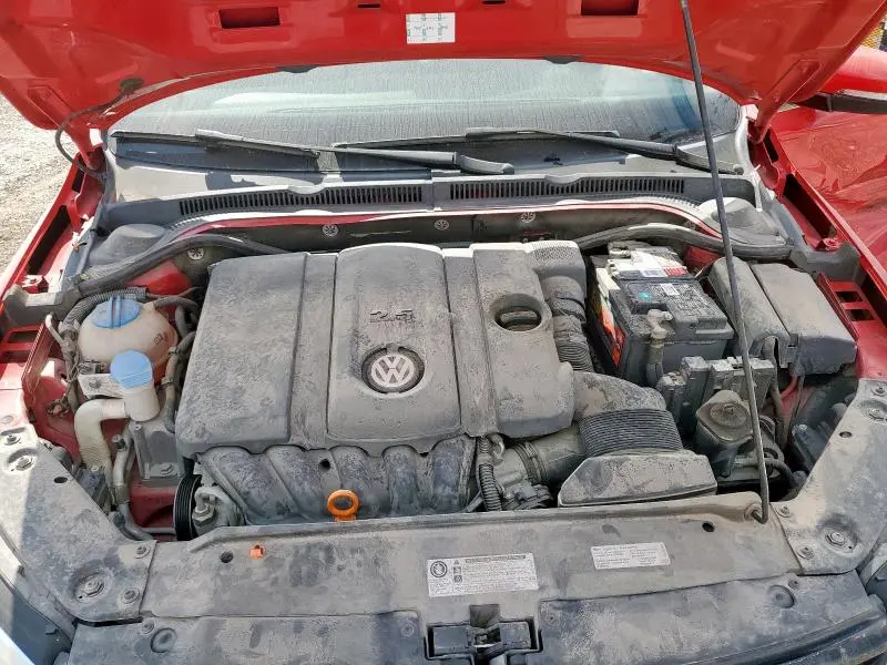 2013 VOLKSWAGEN JETTA SE  