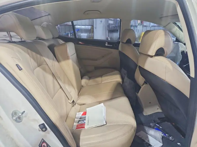 2016 KIA CADENZA LUXURY  