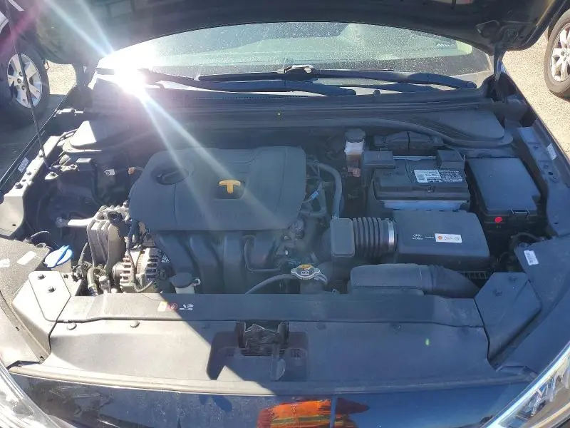 2019 HYUNDAI ELANTRA SE  