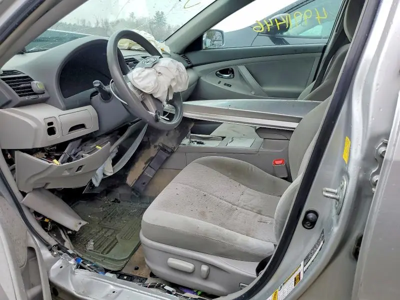 2011 TOYOTA CAMRY LE  