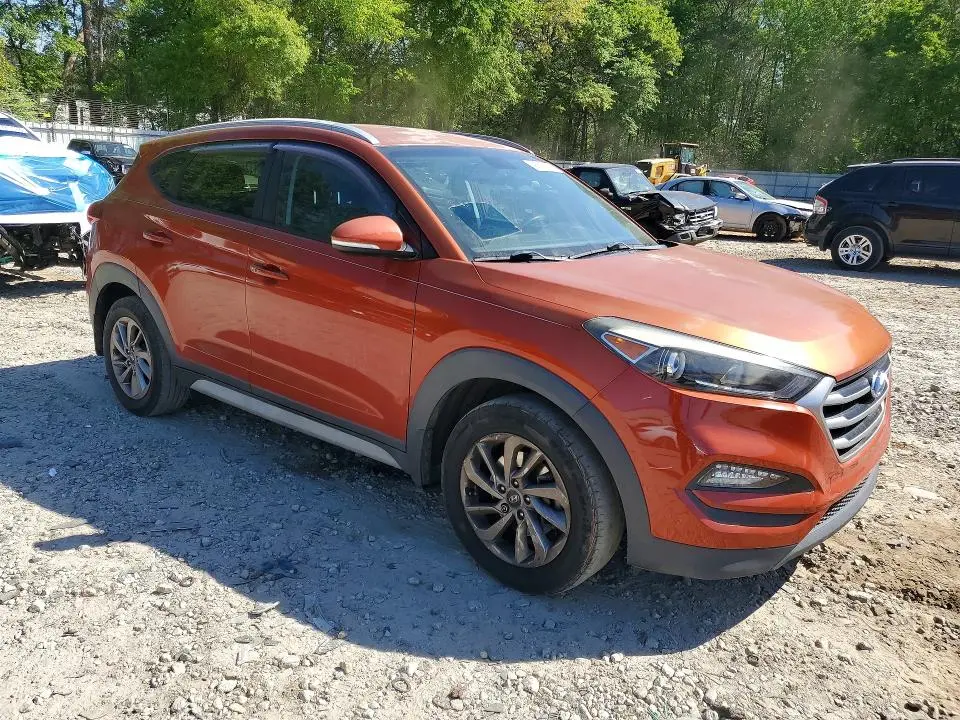 2017 HYUNDAI TUCSON SE PLUS  