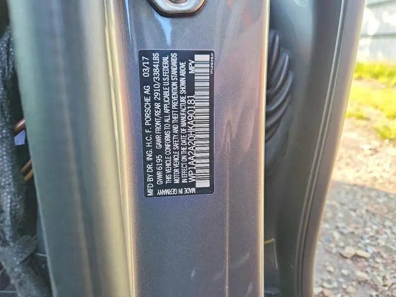 2017 PORSCHE CAYENNE   