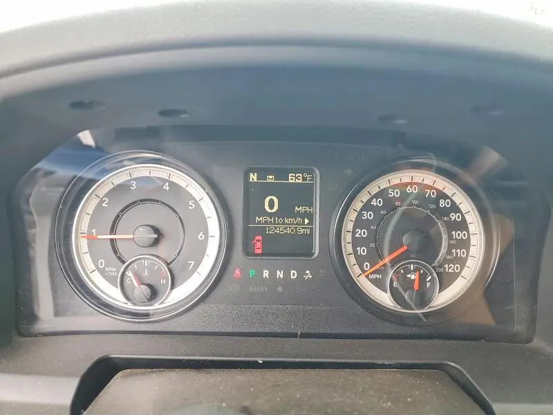 2016 RAM 1500 SLT  
