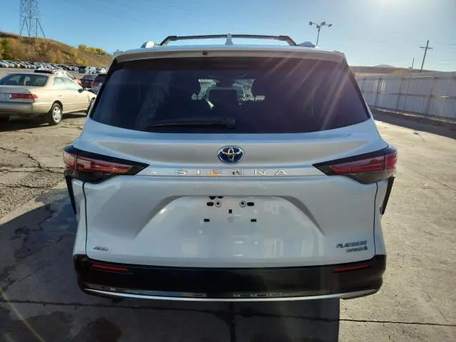 2023 TOYOTA SIENNA LIMITED  
