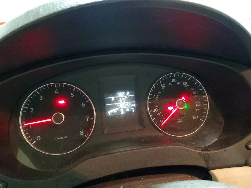 2013 VOLKSWAGEN JETTA SE  