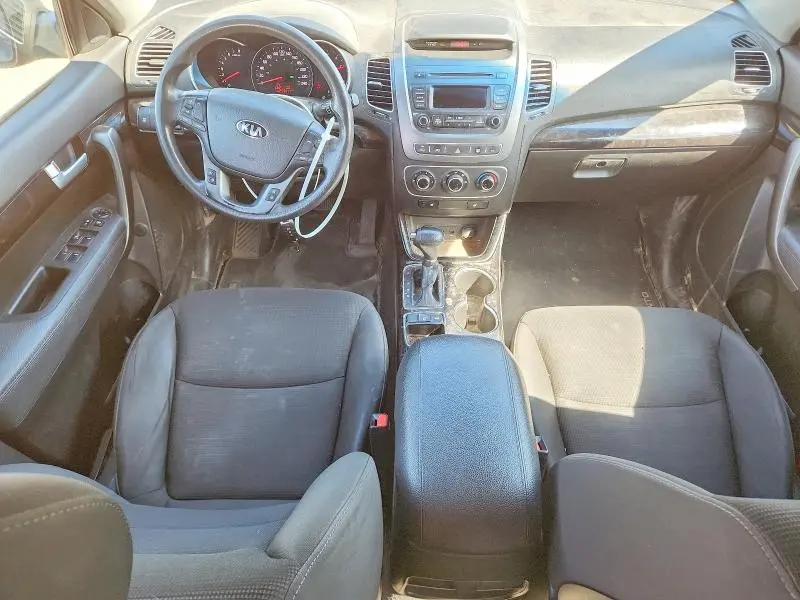 2015 KIA SORENTO LX  