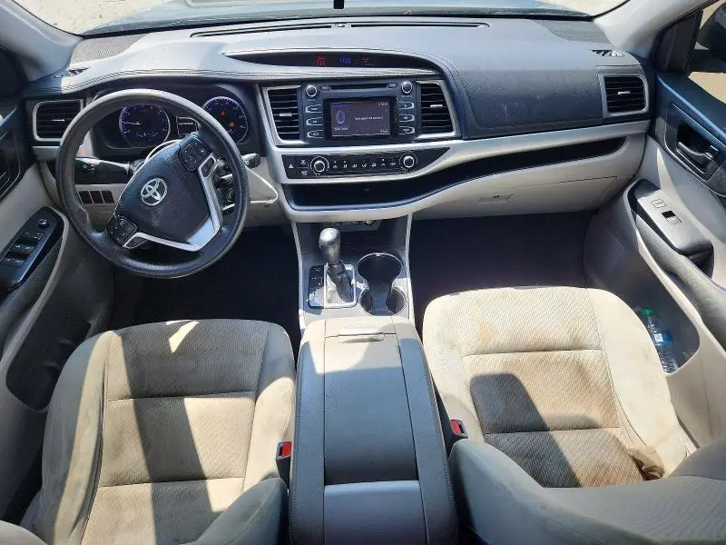 2019 TOYOTA HIGHLANDER LE  