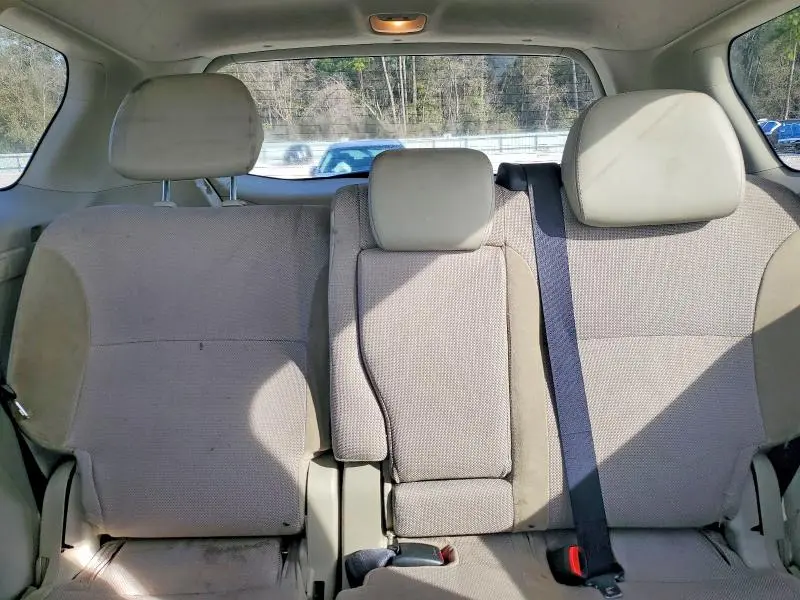 2010 MITSUBISHI OUTLANDER SE  