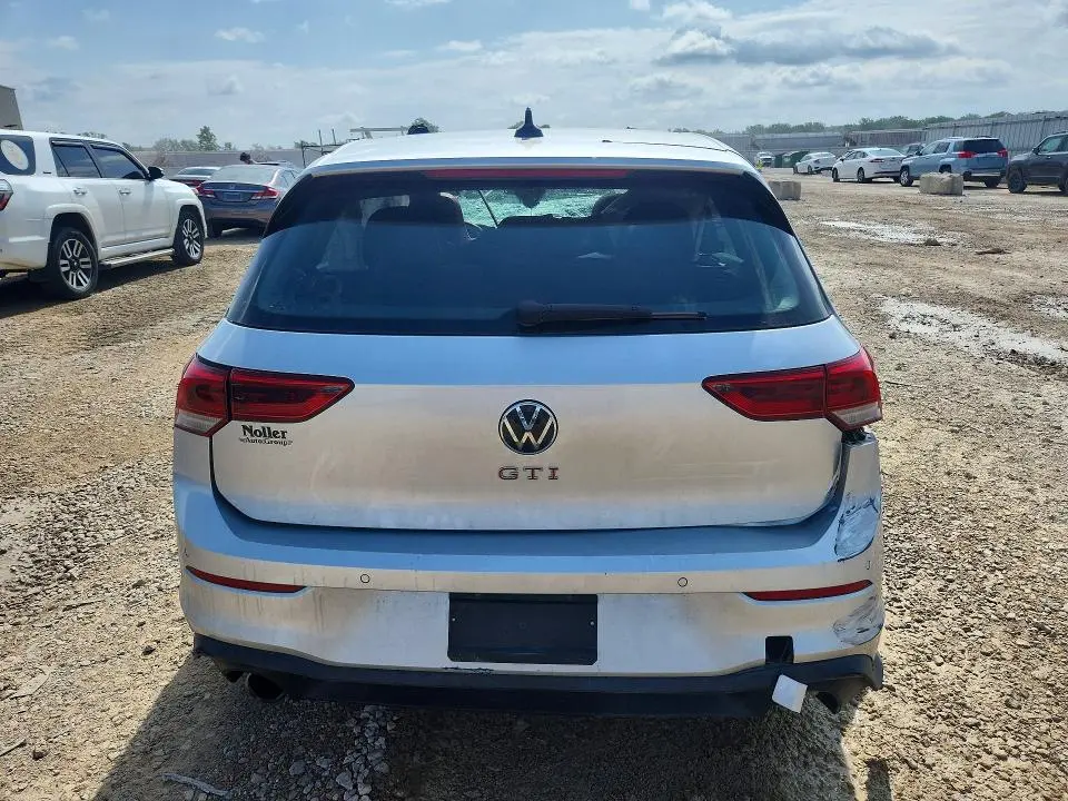 2022 VOLKSWAGEN GTI SE  