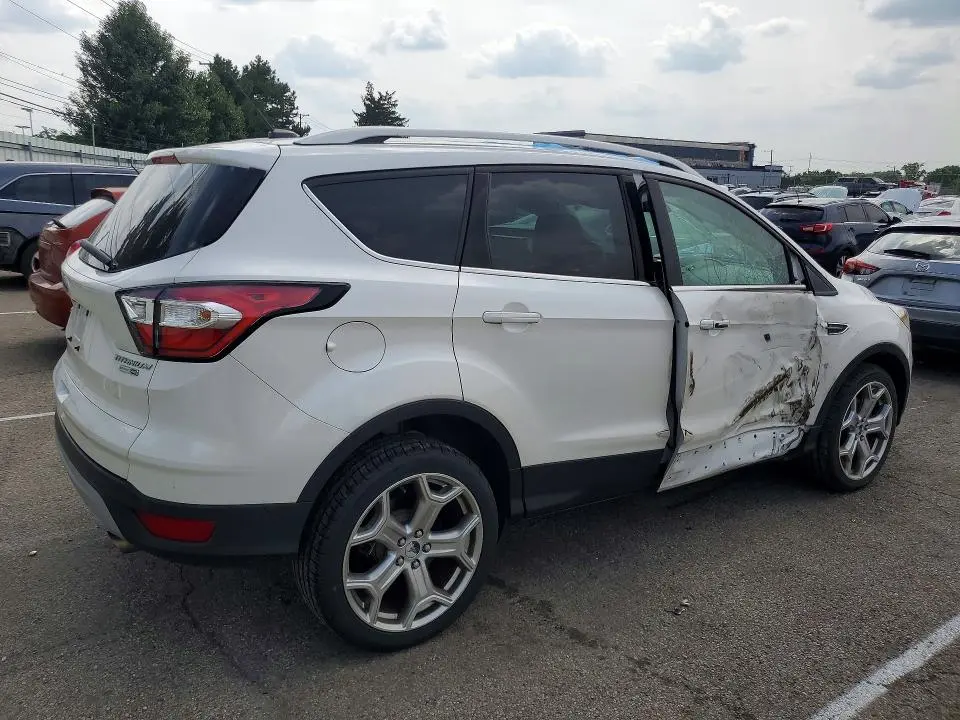 2017 FORD ESCAPE TITANIUM  