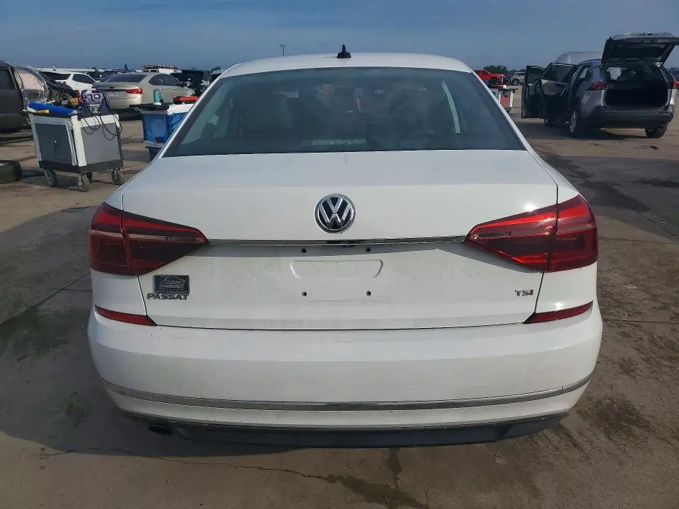 2017 VOLKSWAGEN PASSAT R-LINE  