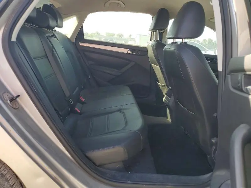 2012 VOLKSWAGEN PASSAT SE  
