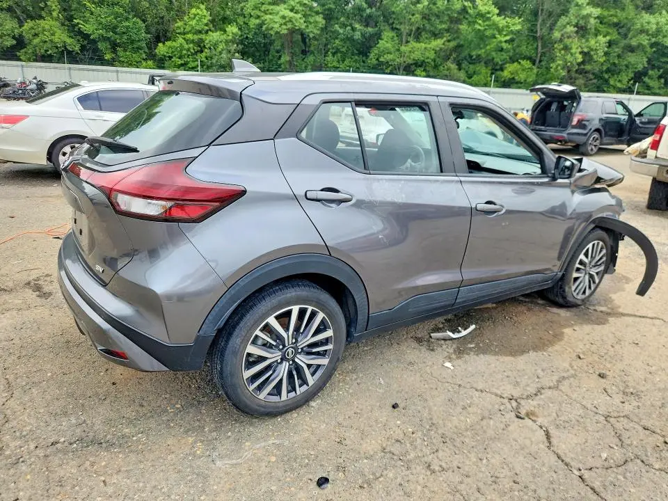 2021 NISSAN KICKS SV  