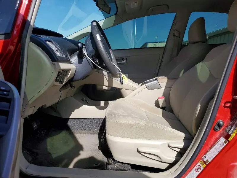 2013 TOYOTA PRIUS TWO  