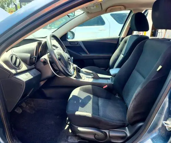 2011 MAZDA 3 I  