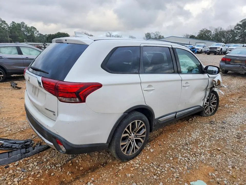 2017 MITSUBISHI OUTLANDER SE  