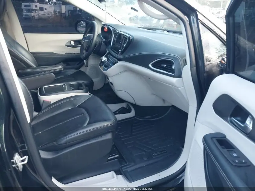 2023 CHRYSLER PACIFICA HYBRID TOURING L