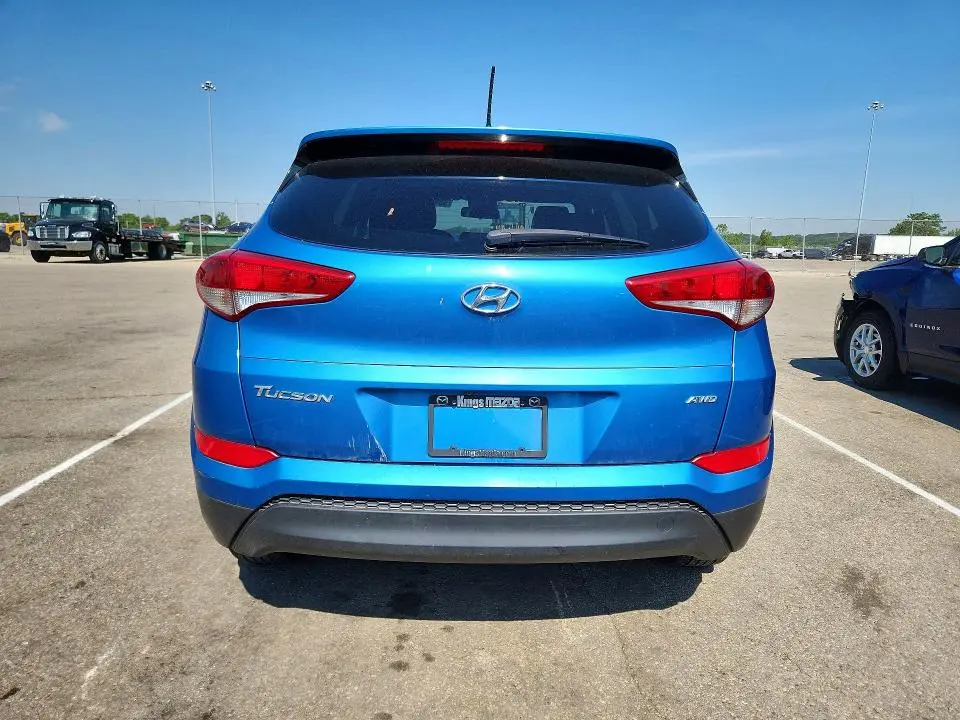 2017 HYUNDAI TUCSON SE  
