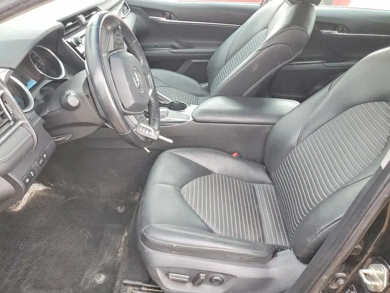 2018 TOYOTA CAMRY SE  