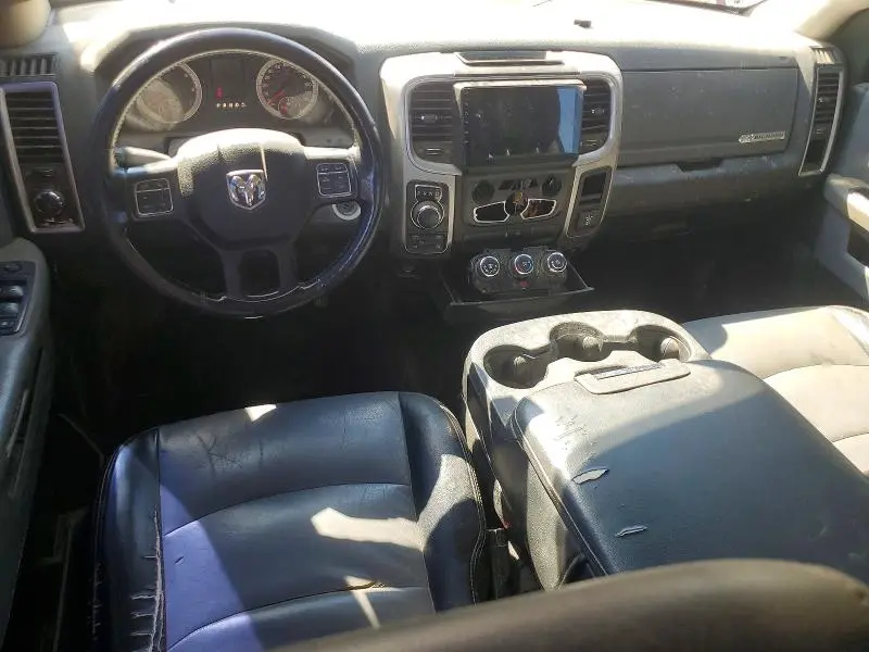 2016 RAM 1500 SLT  