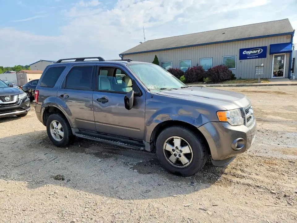 2011 FORD ESCAPE XLT  