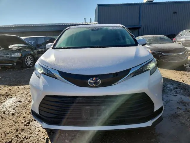 2023 TOYOTA SIENNA LE  