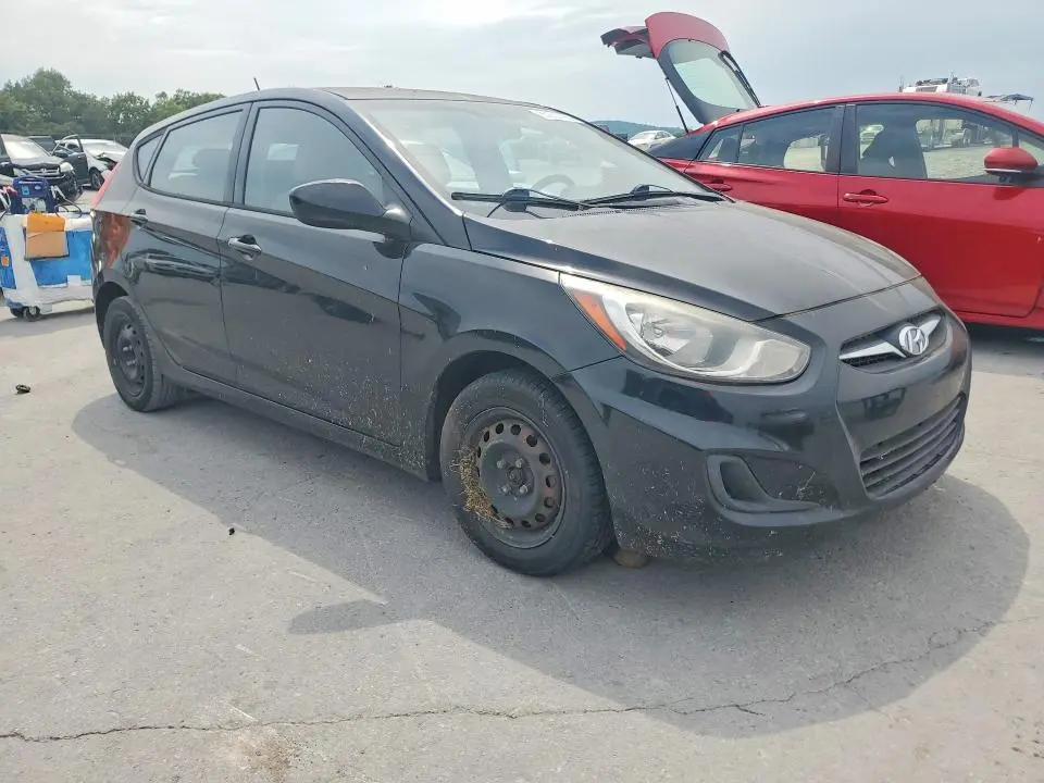 2013 HYUNDAI ACCENT GS  