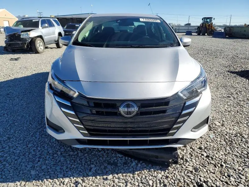 2023 NISSAN VERSA SV  