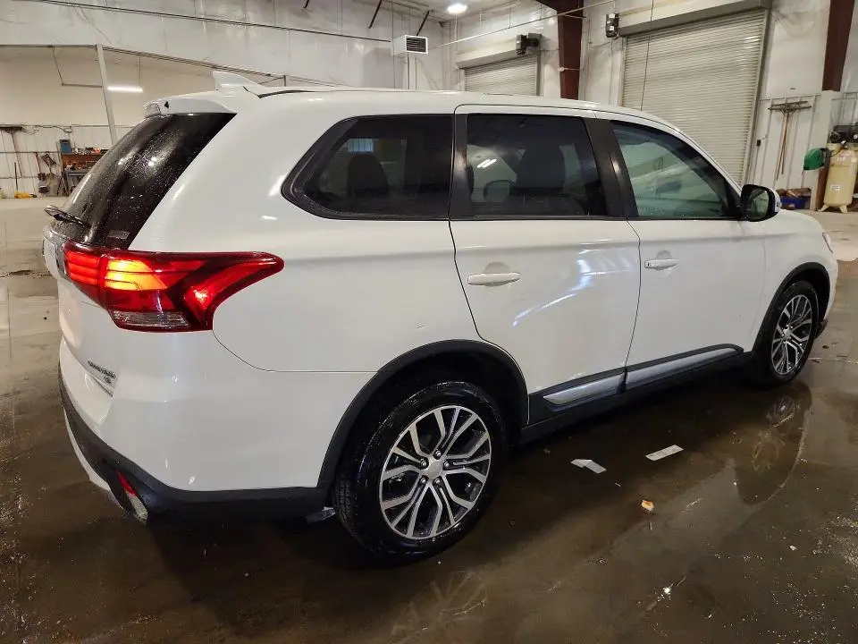 2018 MITSUBISHI OUTLANDER SE  