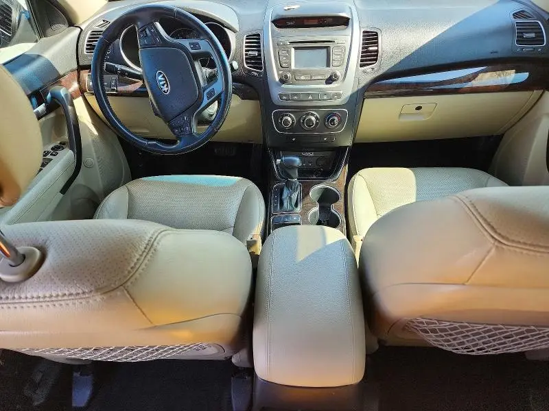 2015 KIA SORENTO LX  