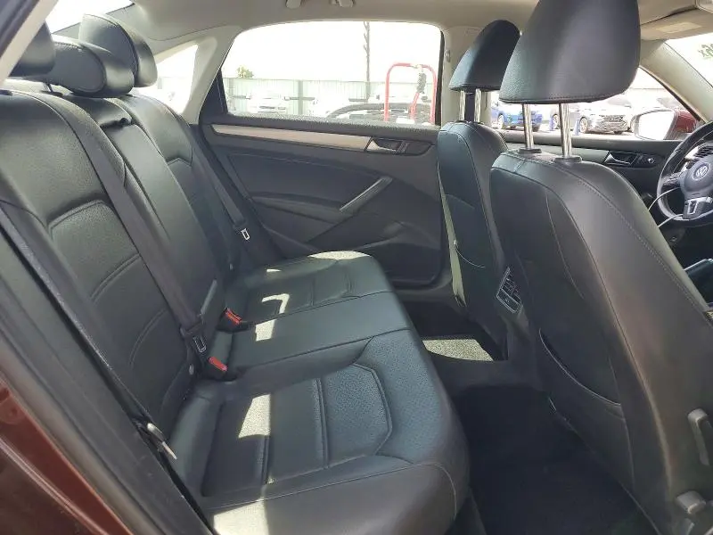 2014 VOLKSWAGEN PASSAT   