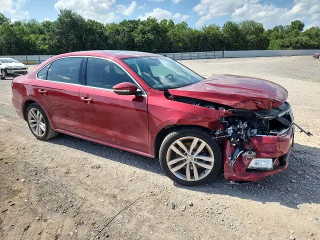 2018 VOLKSWAGEN PASSAT SE  