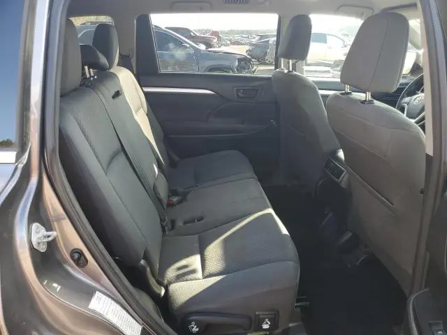 2015 TOYOTA HIGHLANDER LE  