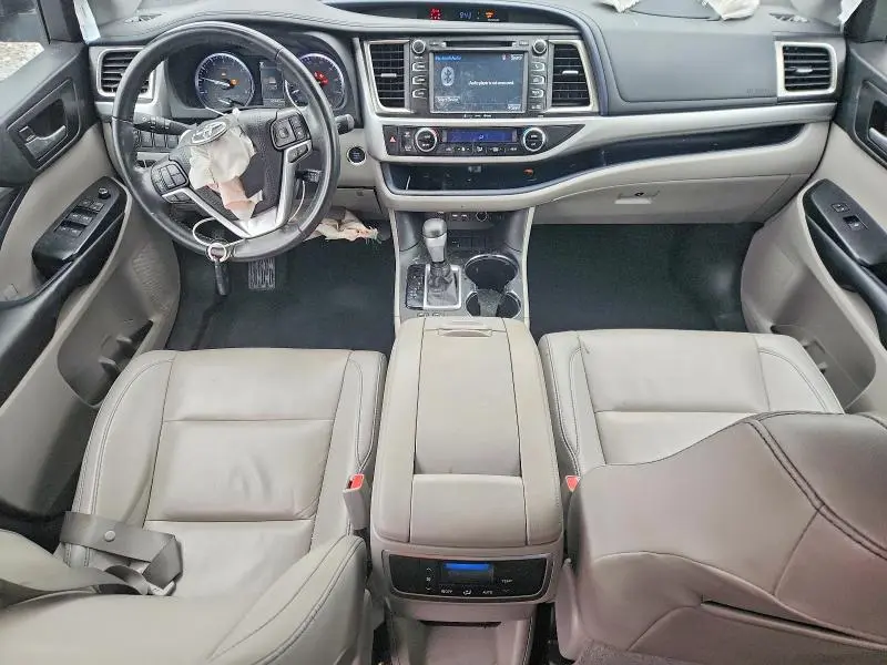 2019 TOYOTA HIGHLANDER XLE  