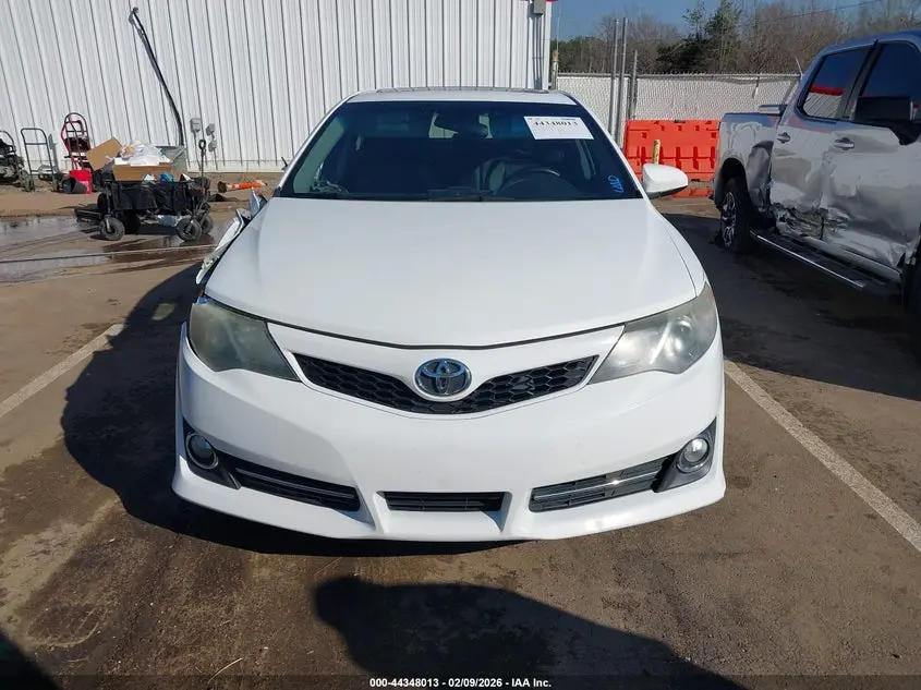 2013 TOYOTA CAMRY SE