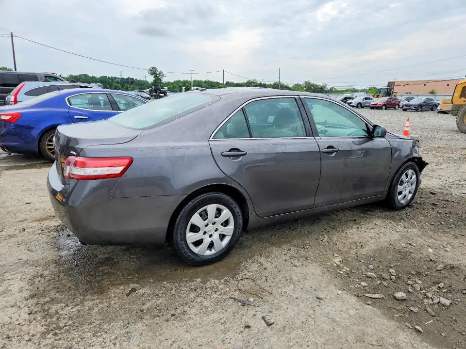 2011 TOYOTA CAMRY LE  