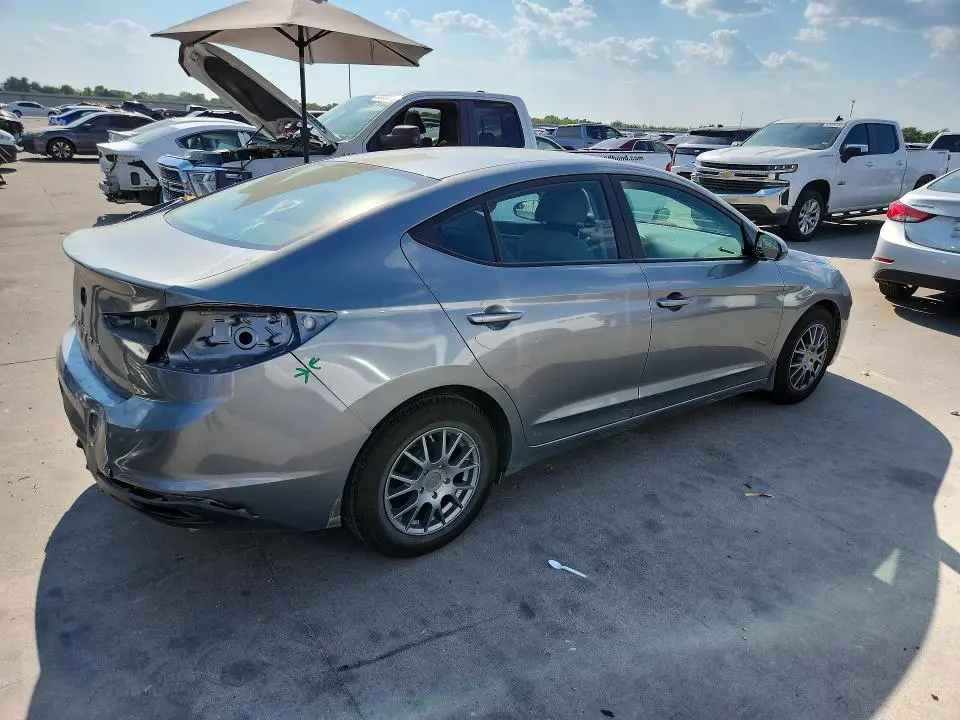 2019 HYUNDAI ELANTRA SE  