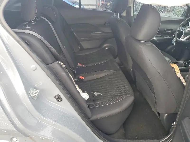2022 NISSAN KICKS SV  