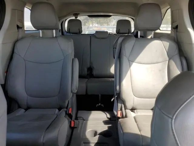 2021 TOYOTA SIENNA XLE 8-PASSENGER  