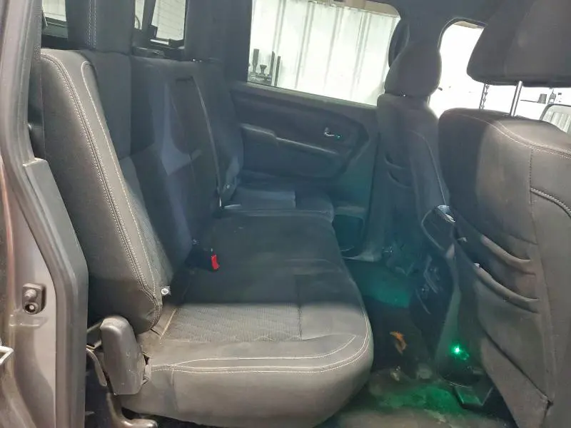 2018 NISSAN TITAN SV  