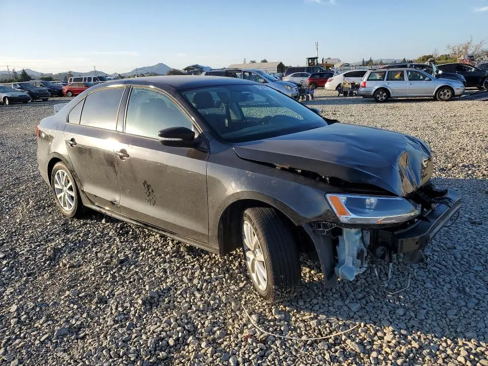 2012 VOLKSWAGEN JETTA SE  