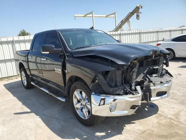 2016 RAM 1500 SLT  