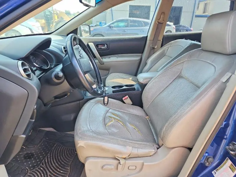 2011 NISSAN ROGUE S  
