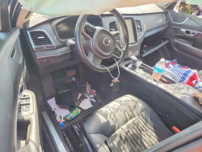 2020 VOLVO XC90 T5 MOMENTUM  